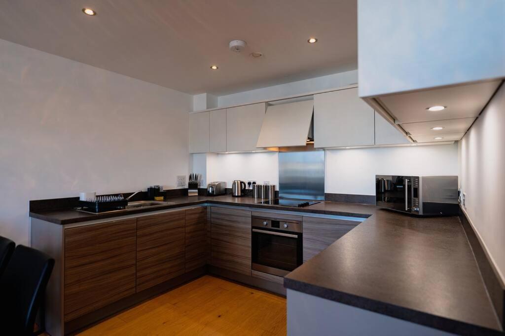Marina With A View / 2 Bd Flat * Brighton
